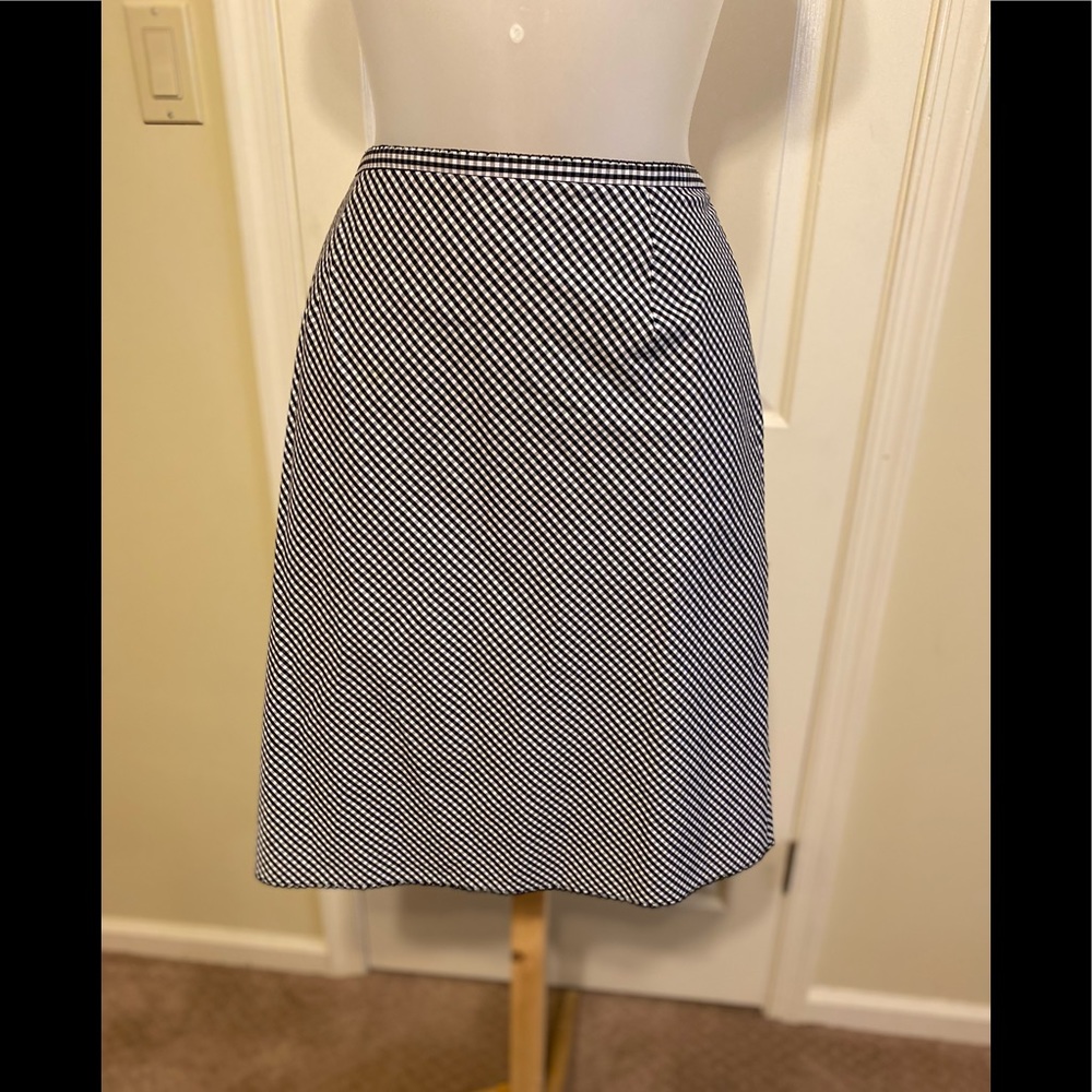 NWOT Liz Claiborne - Woman’s black & white gingham pattern skirt, Size: 14P